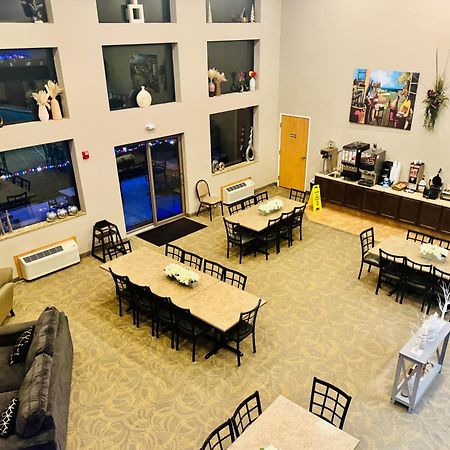 Qube Hotel - Polk City Bagian luar foto
