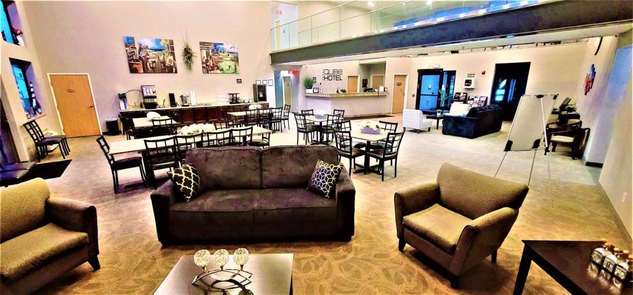 Qube Hotel - Polk City Bagian luar foto